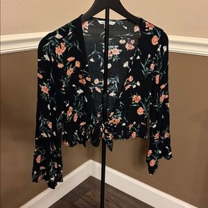 American Eagle Outfitters Dark Floral Women’s Cropped Top